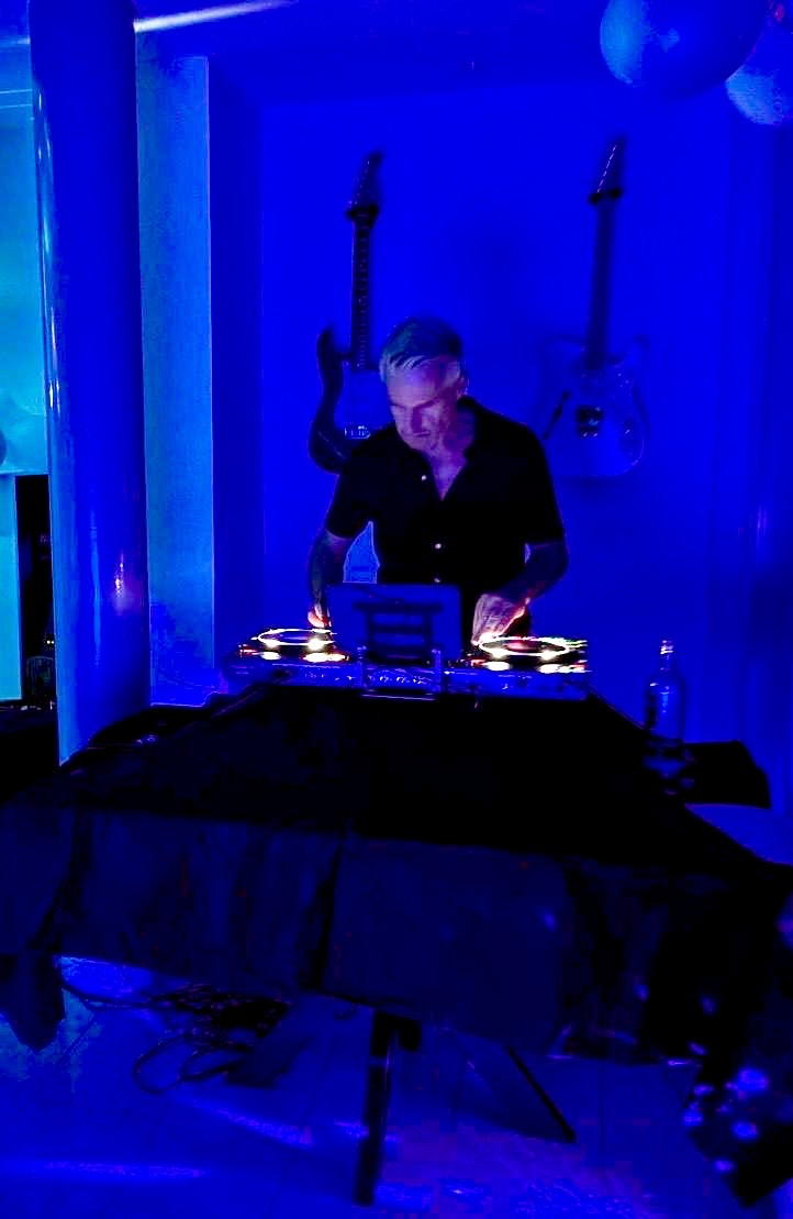 DJ FARMR 